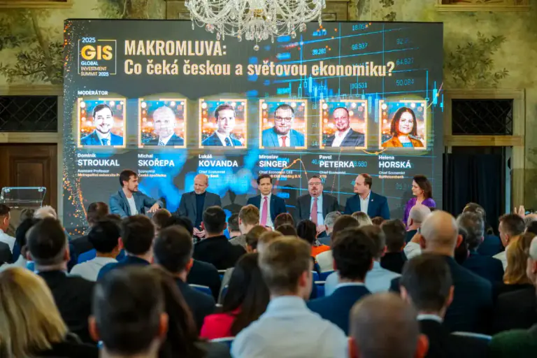 Global Investment Summit 2025 panel on the Martinic Palace stage