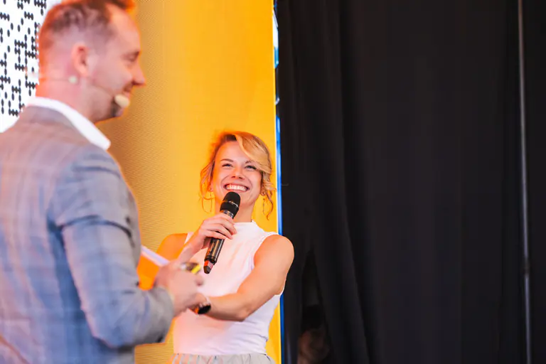 Kateřina Boušková moderating an event
